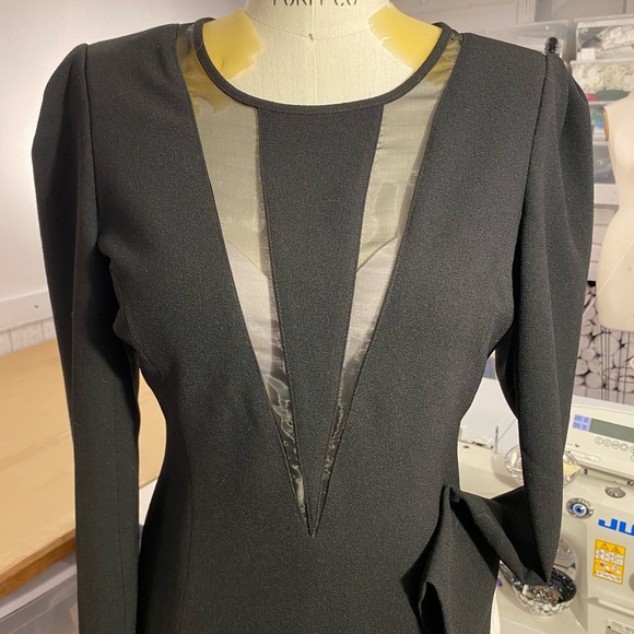 Black crepe dress . Mini-ish - Picture 2 of 6